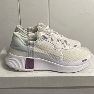 New Nike Reposto womens sneakers wht purple size 8.5